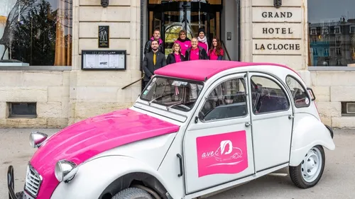 Le Grand Hôtel La Cloche soutient AVEC La Deuche Rose